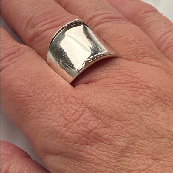 Silpada Vintage Sterling Cuff Ring size 9
R1686 - Picture 9 of 9